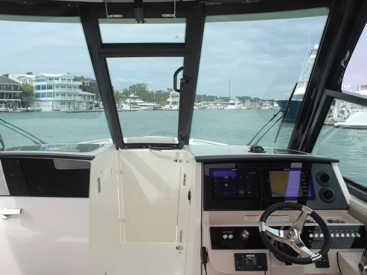 2026 Boston Whaler 330 Vantage 33.0 feet, Clearwater, Florida #56