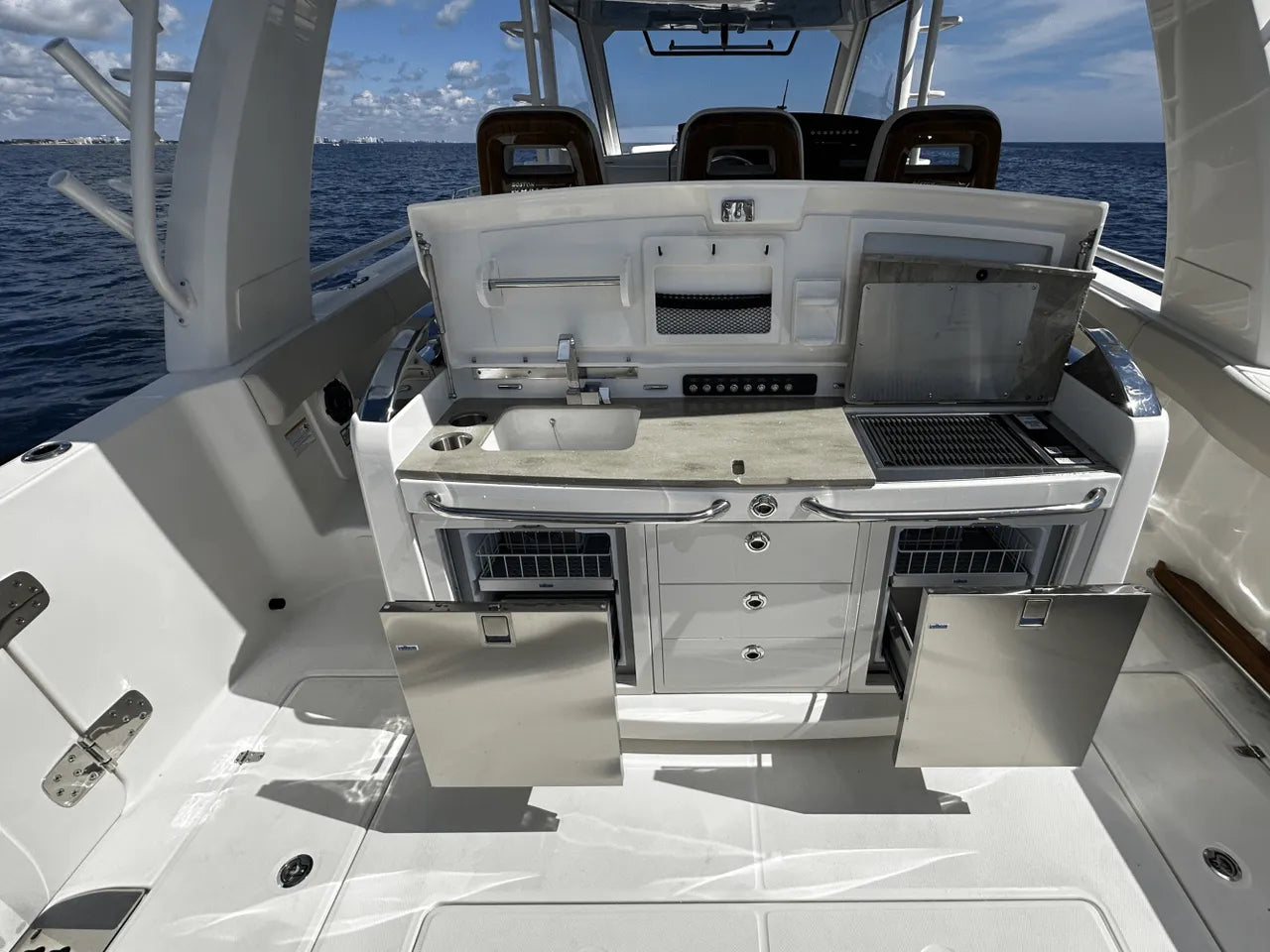 2026 Boston Whaler 420 Outrage 42.0 feet, Clearwater, Florida #25