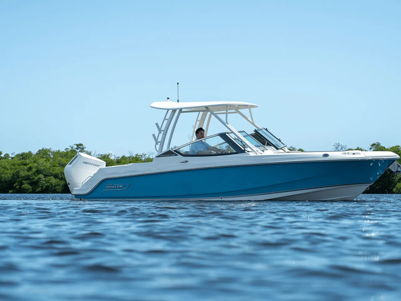2025 Boston Whaler 240 Vantage 24.0 feet, Clearwater, Florida #38
