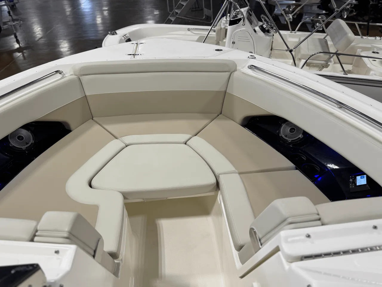 2025 Boston Whaler 280 Vantage 28.0 feet, Clearwater, Florida #20