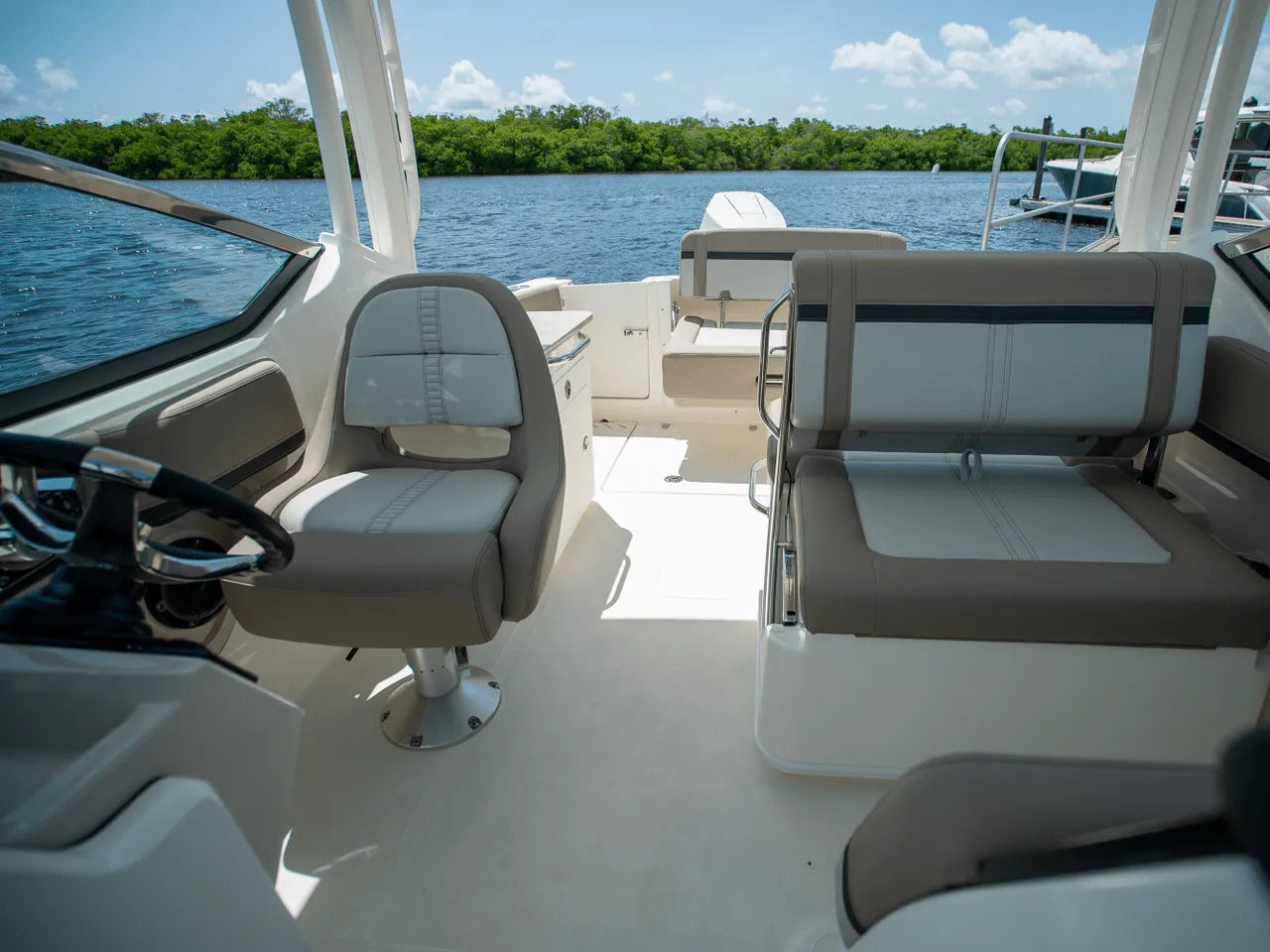 2025 Boston Whaler 240 Vantage 24.0 feet, Clearwater, Florida #17