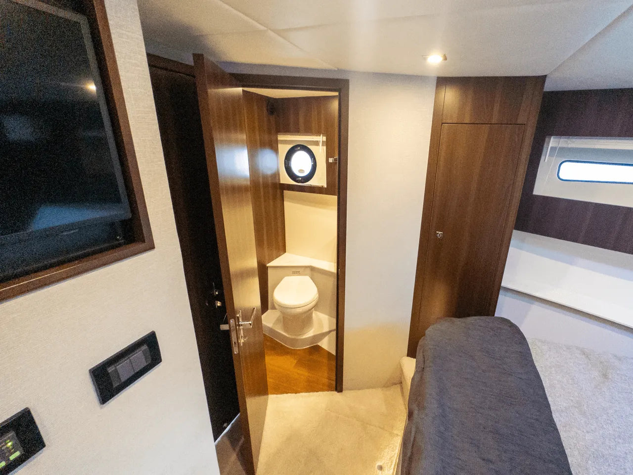 2024 Cruisers Yachts 42 Cantius 42.0 feet, Clearwater, Florida #62