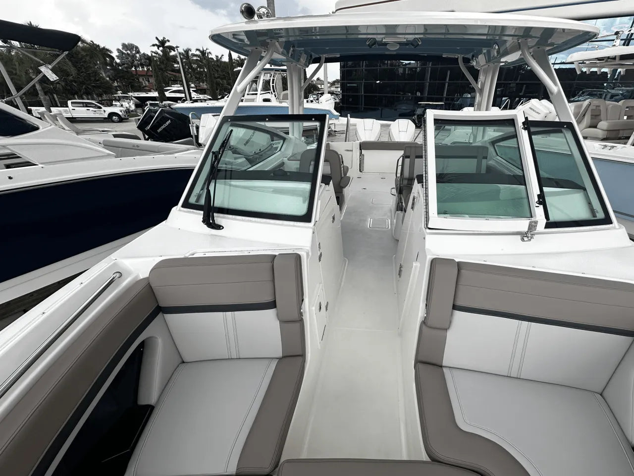 2026 Boston Whaler 280 Vantage 28.0 feet, Clearwater, Florida #25