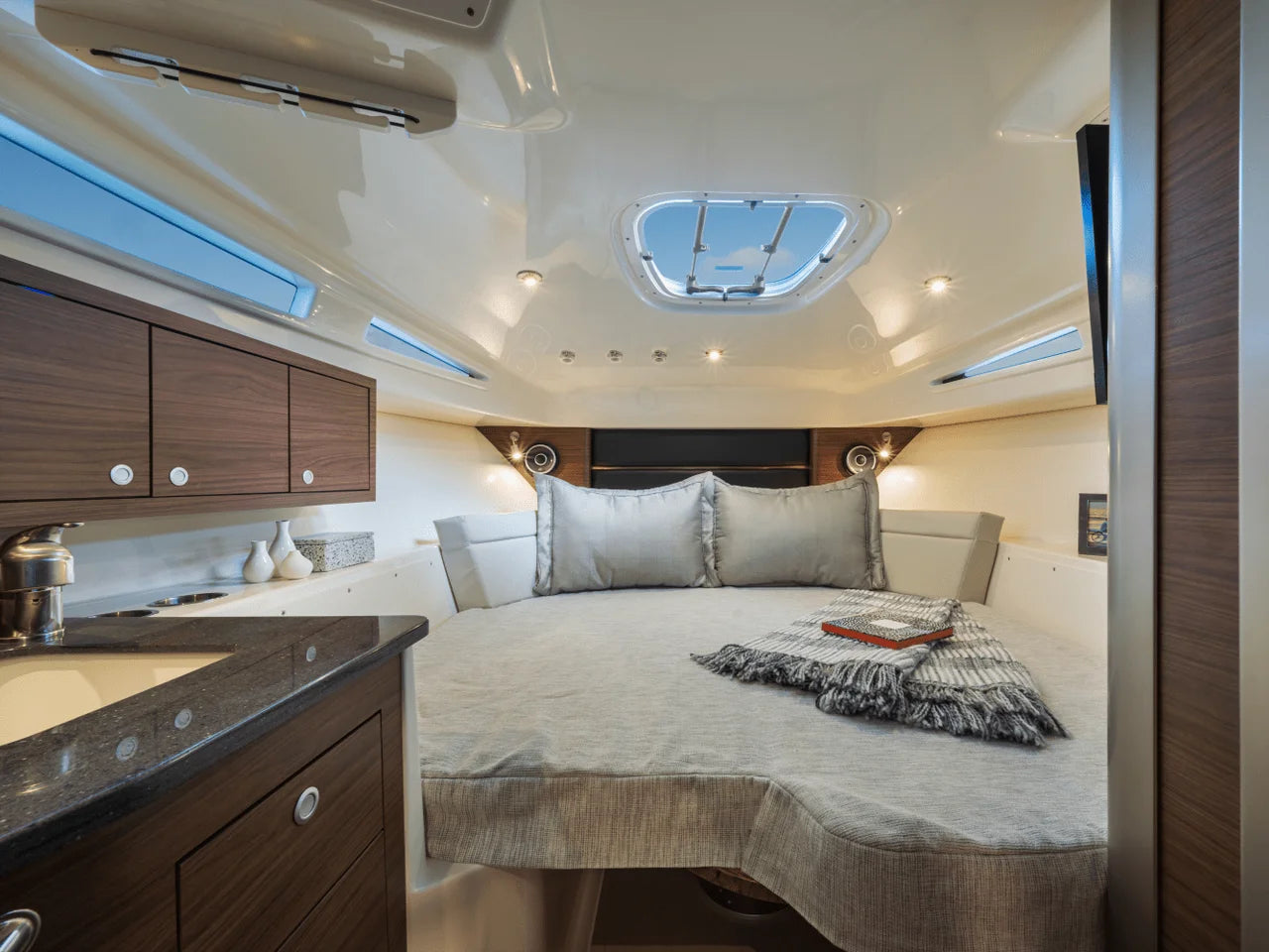 2026 Boston Whaler 325 Conquest 32.0 feet, Clearwater, Florida #39