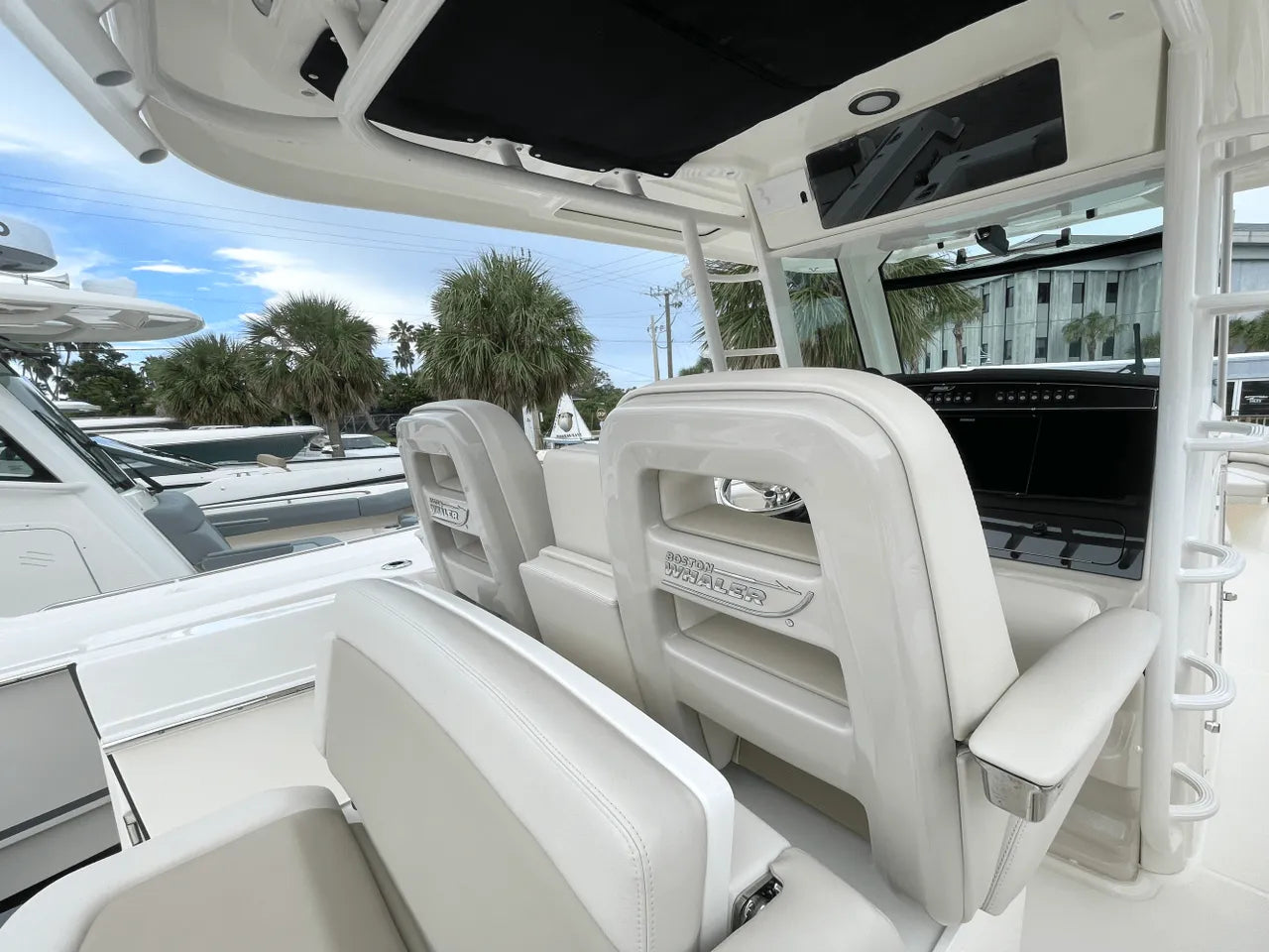 2025 Boston Whaler 330 Outrage 33.0 feet, Clearwater, Florida #20