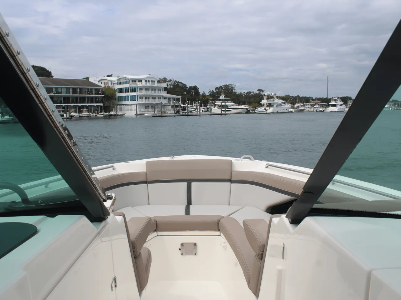 2026 Boston Whaler 330 Vantage 33.0 feet, Clearwater, Florida #60