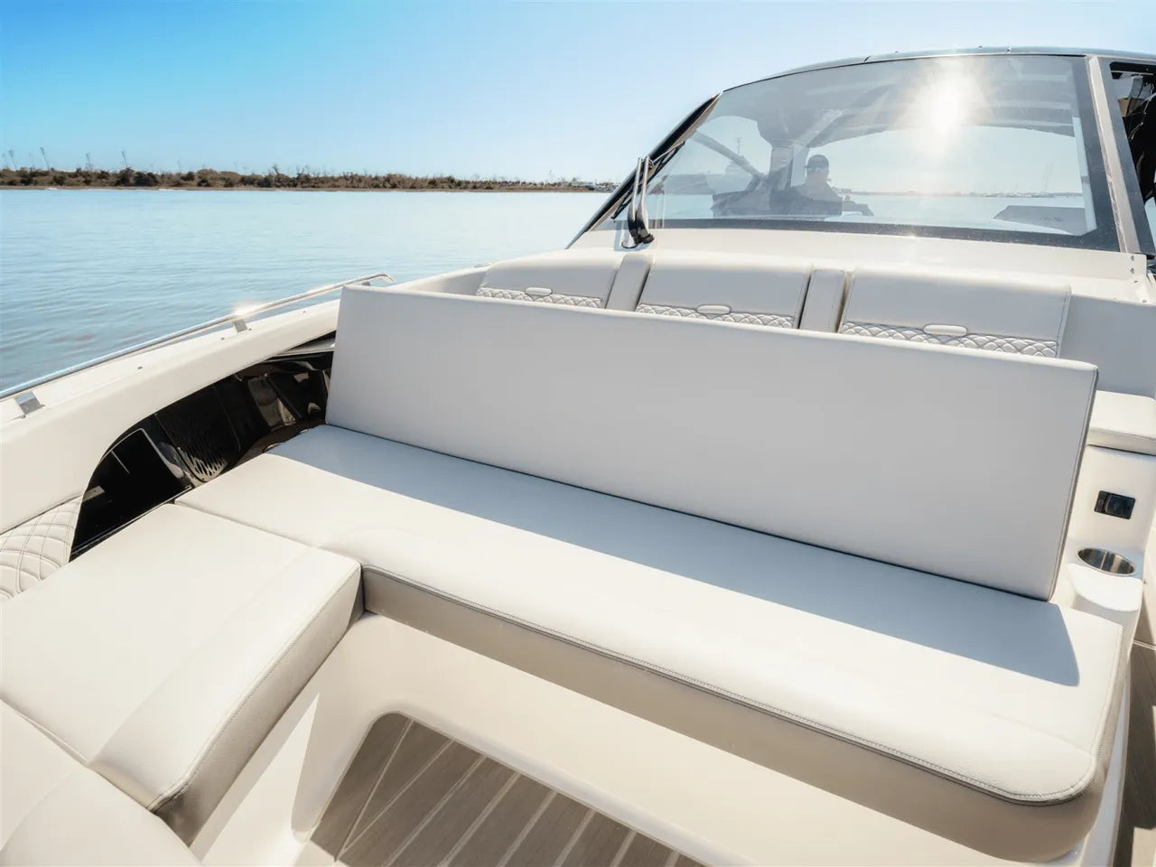 2025 Sea Ray Sundancer 370 Outboard 37.0 feet, Clearwater, Florida #24