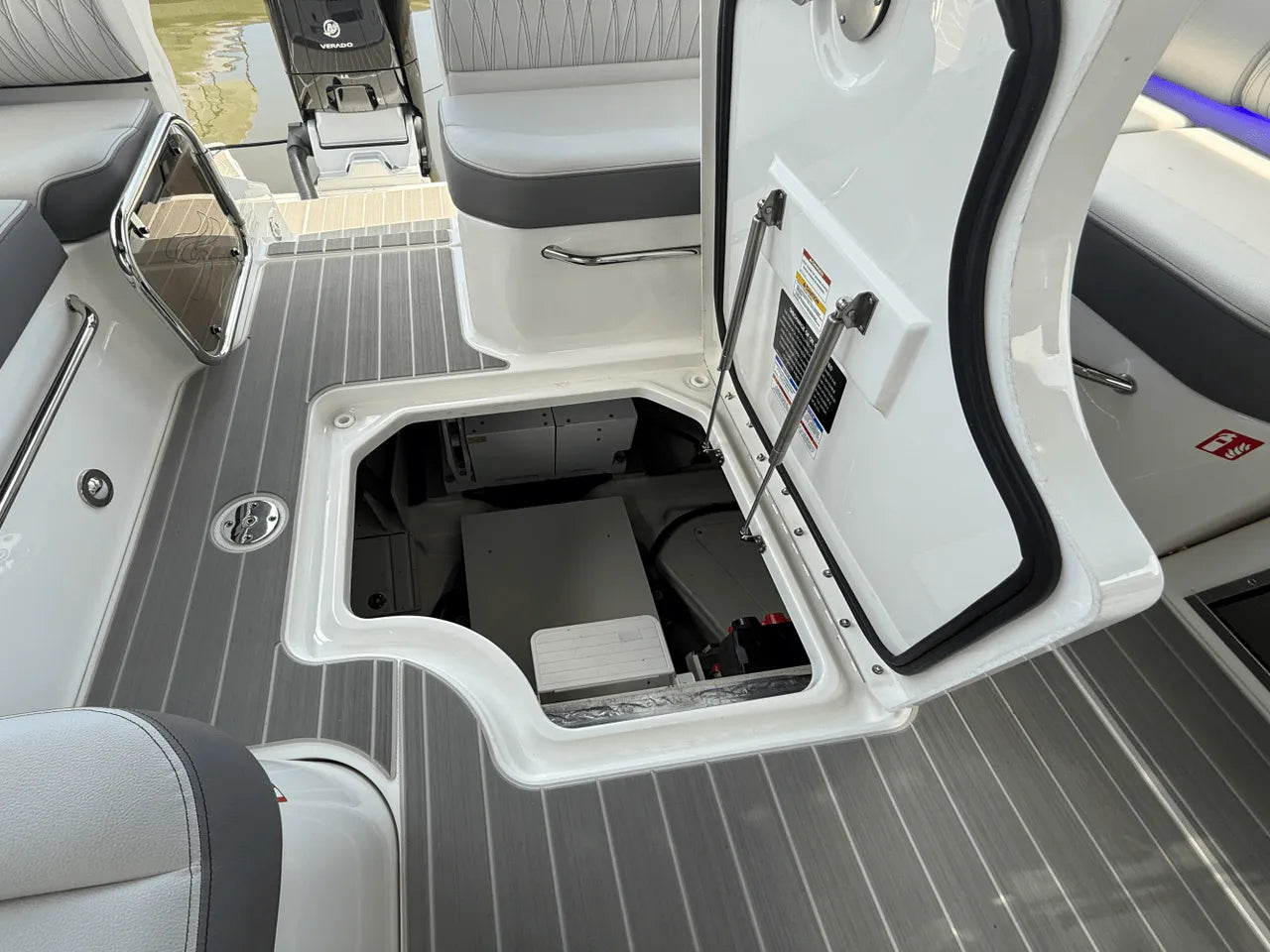 2025 Sea Ray Sundancer 370 Outboard 37.0 feet, Clearwater, Florida #20