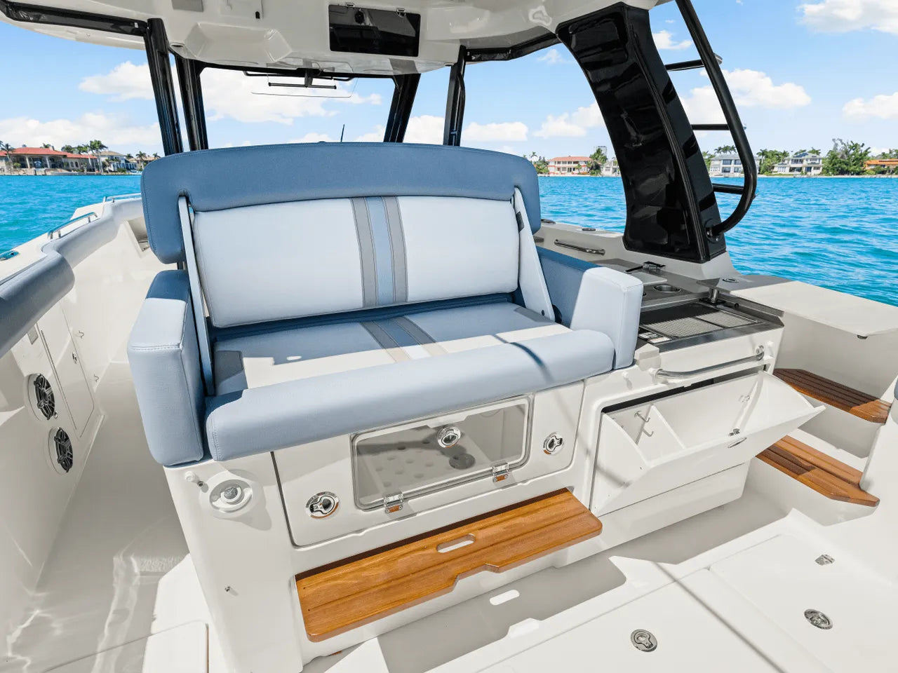 2025 Boston Whaler 350 Realm 35.0 feet, Clearwater, Florida #44