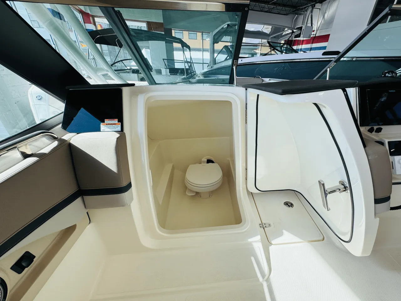 2025 Boston Whaler 240 Vantage 24.0 feet, Clearwater, Florida #35