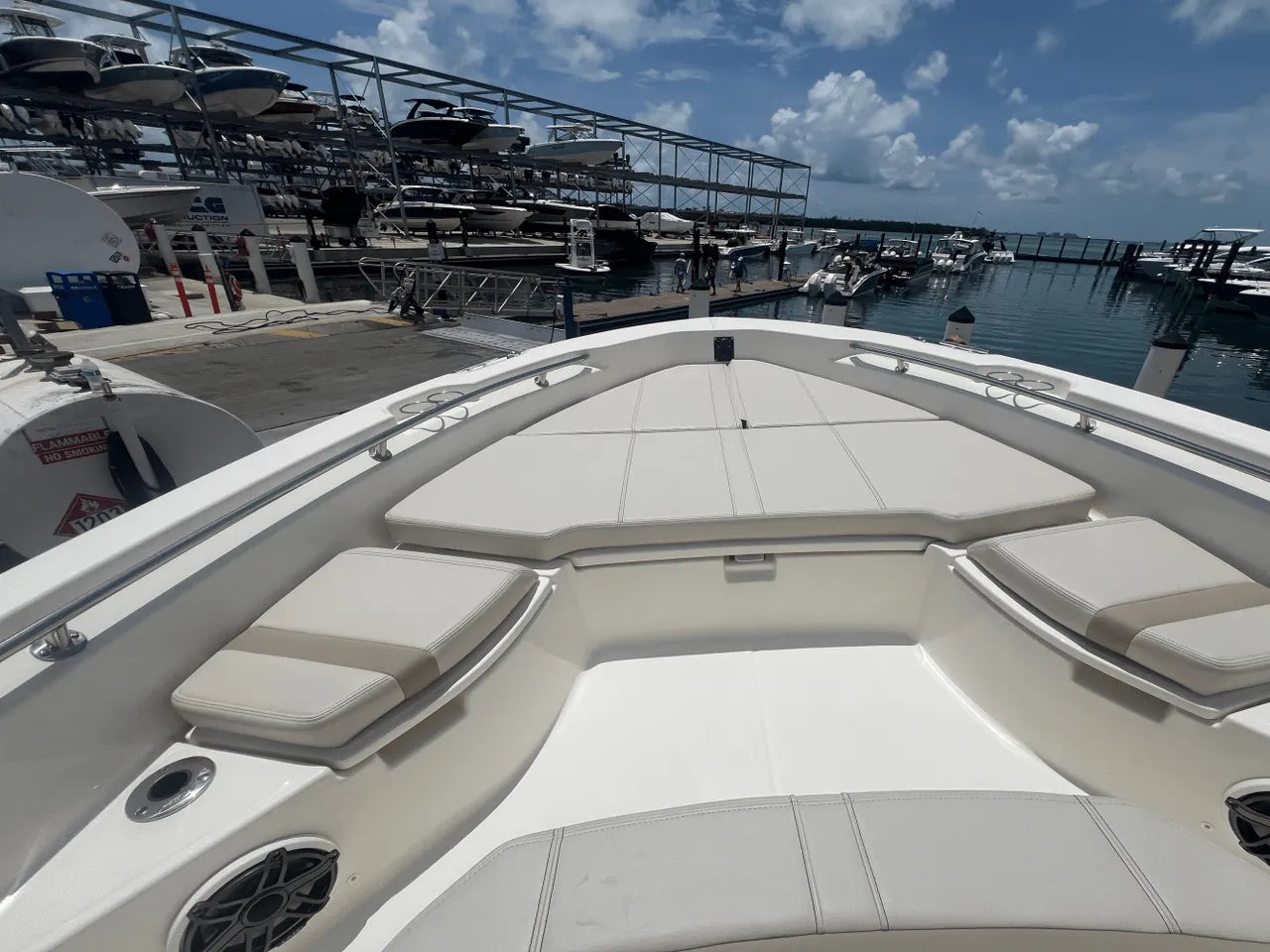 2025 Boston Whaler 250 Dauntless 25.0 feet, Clearwater, Florida #8