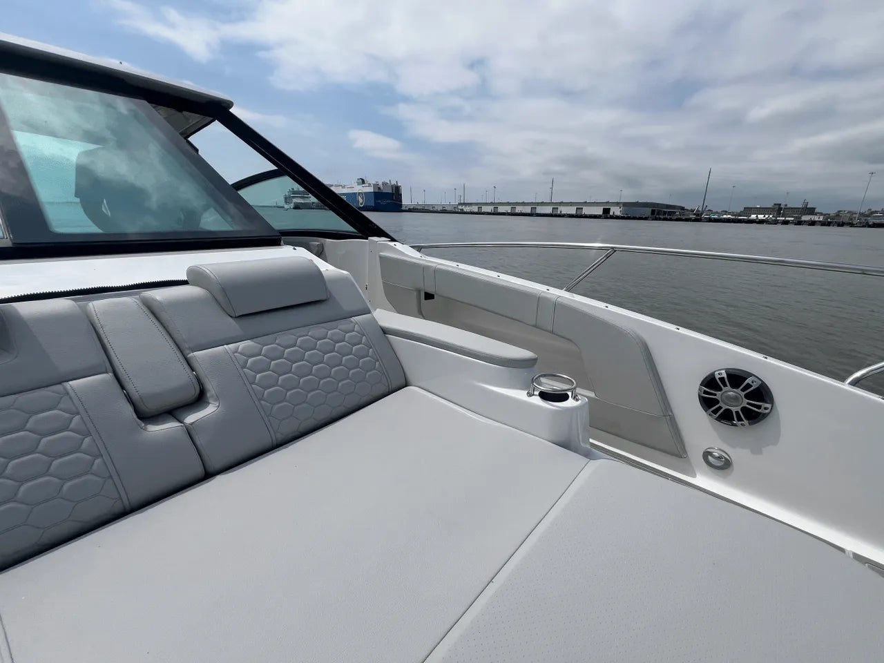 2025 Sea Ray Sundancer 320 Outboard 32.0 feet, Clearwater, Florida #53