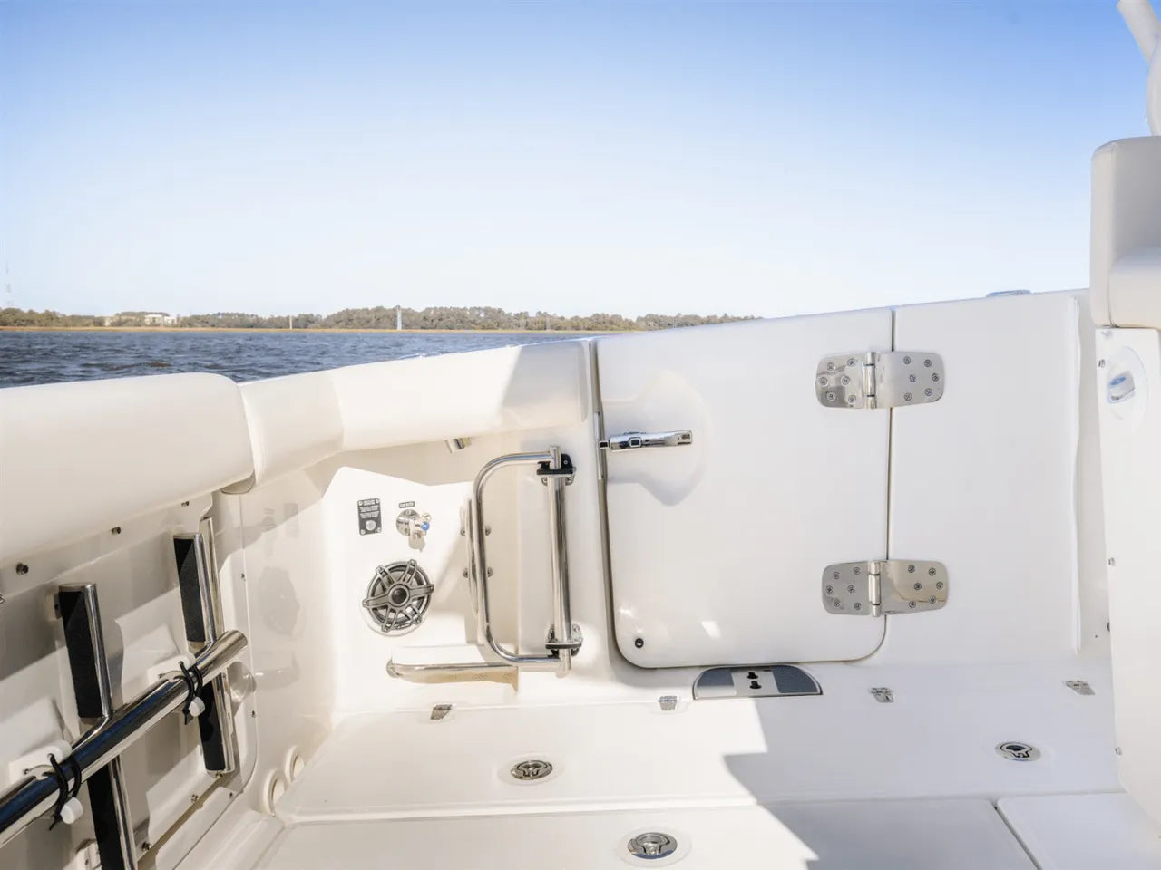 2025 Boston Whaler 350 Realm 35.0 feet, Clearwater, Florida #12
