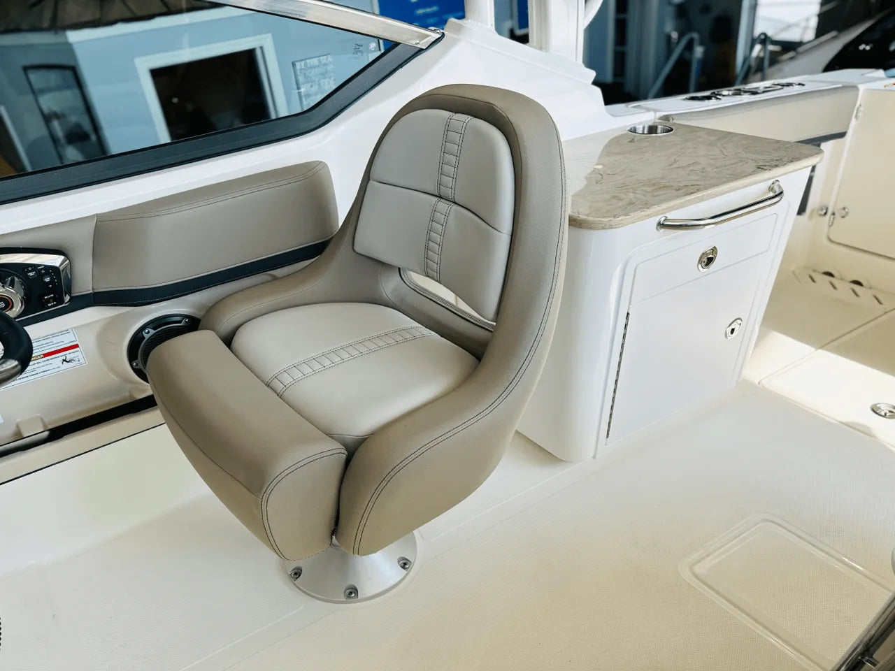2025 Boston Whaler 240 Vantage 24.0 feet, Clearwater, Florida #38