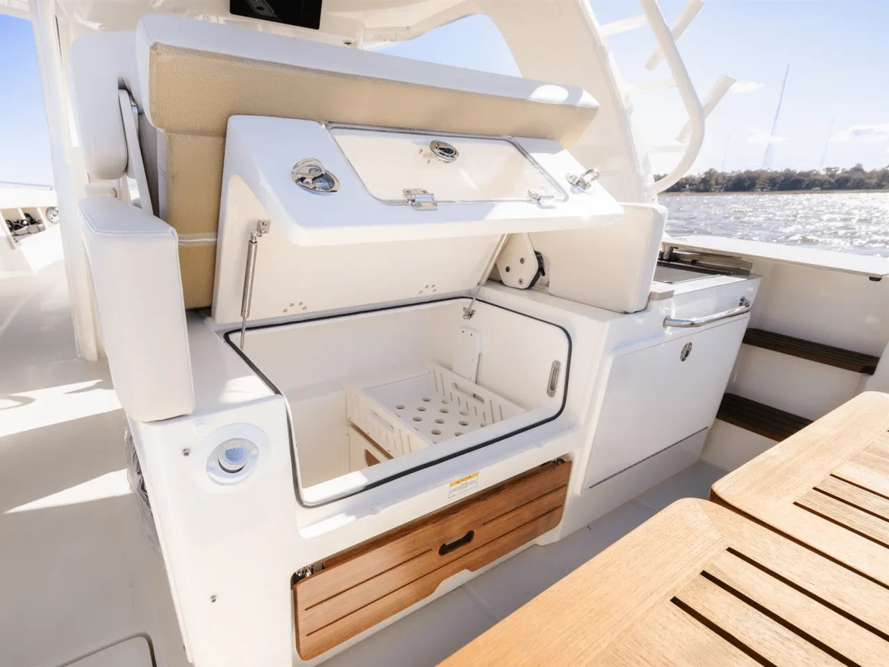 2025 Boston Whaler 350 Realm 35.0 feet, Clearwater, Florida #10