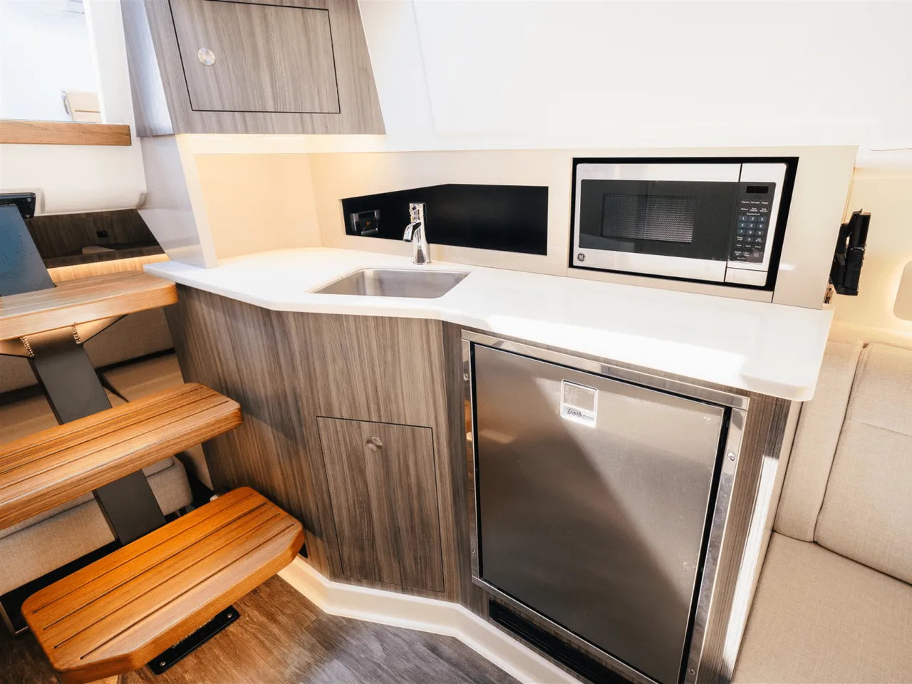 2025 Sea Ray Sundancer 370 Outboard 37.0 feet, Clearwater, Florida #20