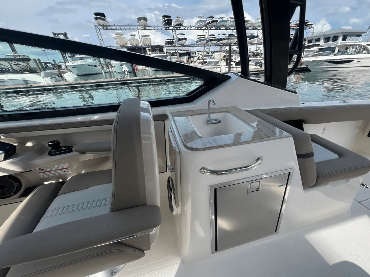 2026 Boston Whaler 280 Vantage 28.0 feet, Clearwater, Florida #26