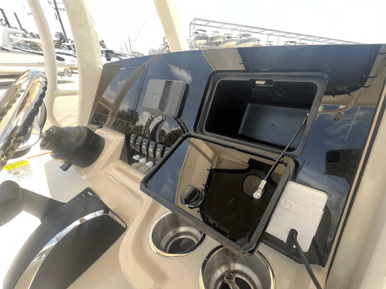 2025 Boston Whaler 250 Dauntless 25.0 feet, Clearwater, Florida #35