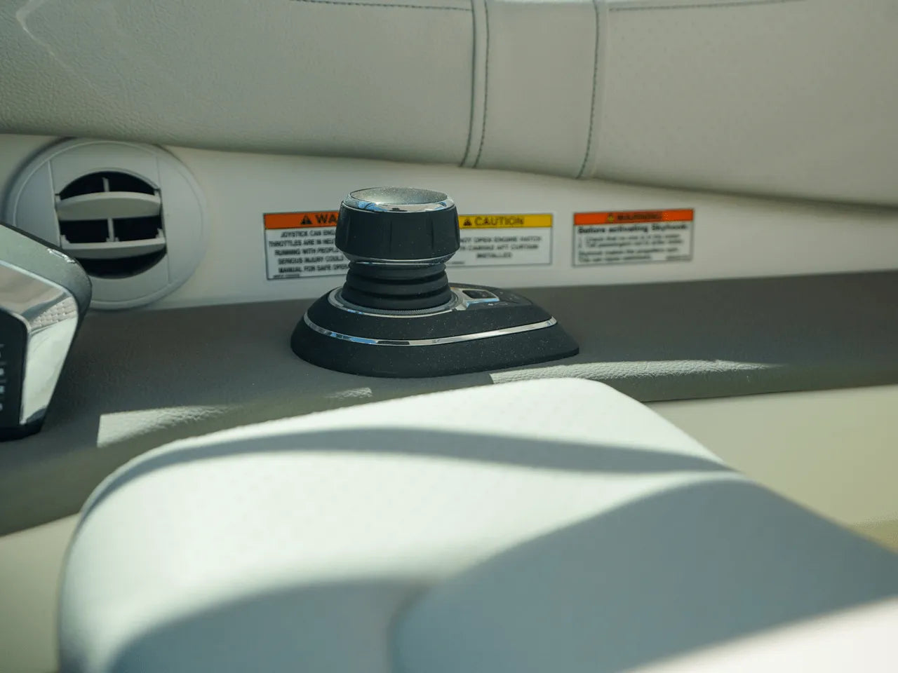 2025 Sea Ray Sundancer 320 Outboard 32.0 feet, Clearwater, Florida #28