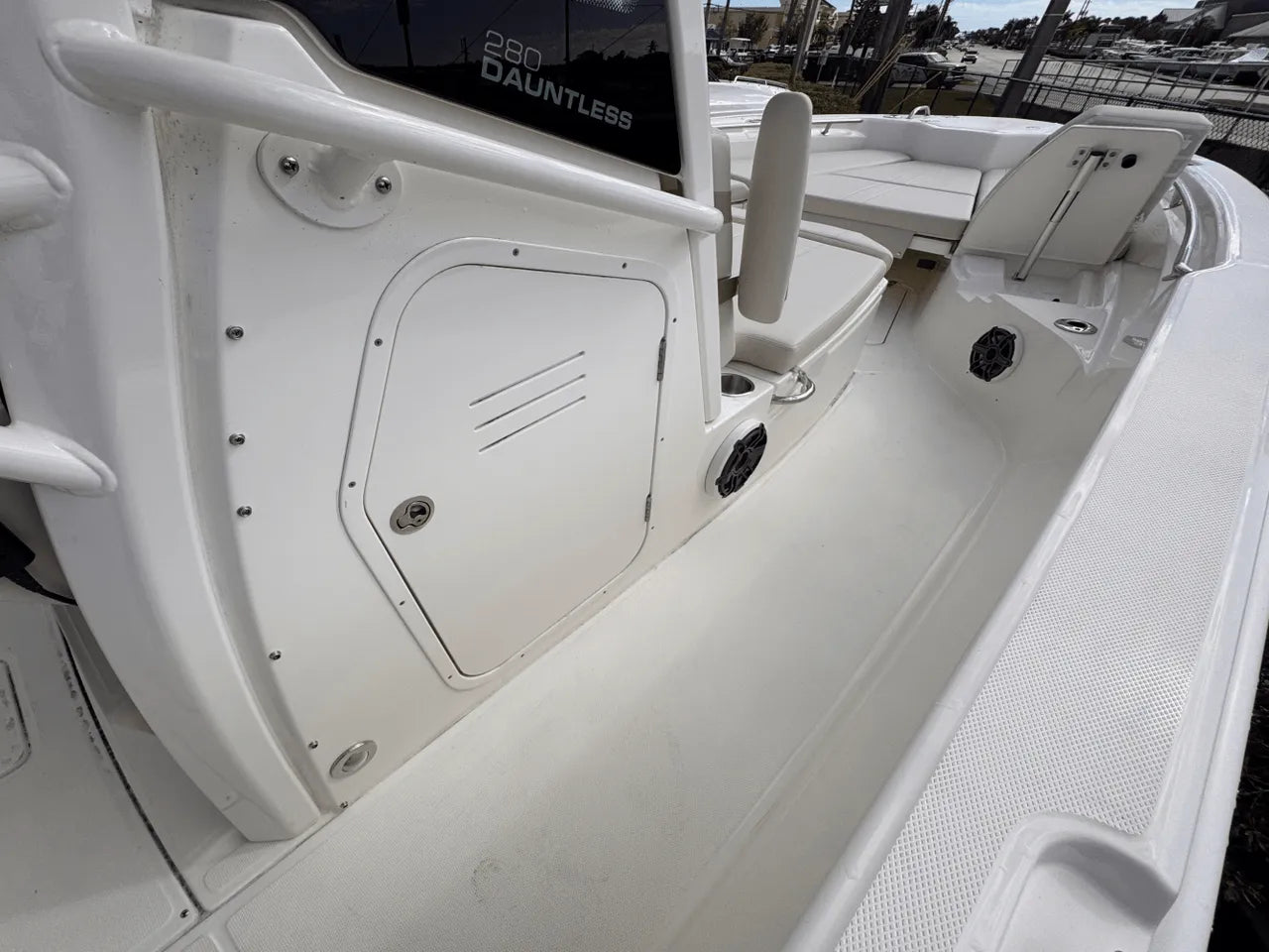 2025 Boston Whaler 280 Dauntless 28.0 feet, Clearwater, Florida #13