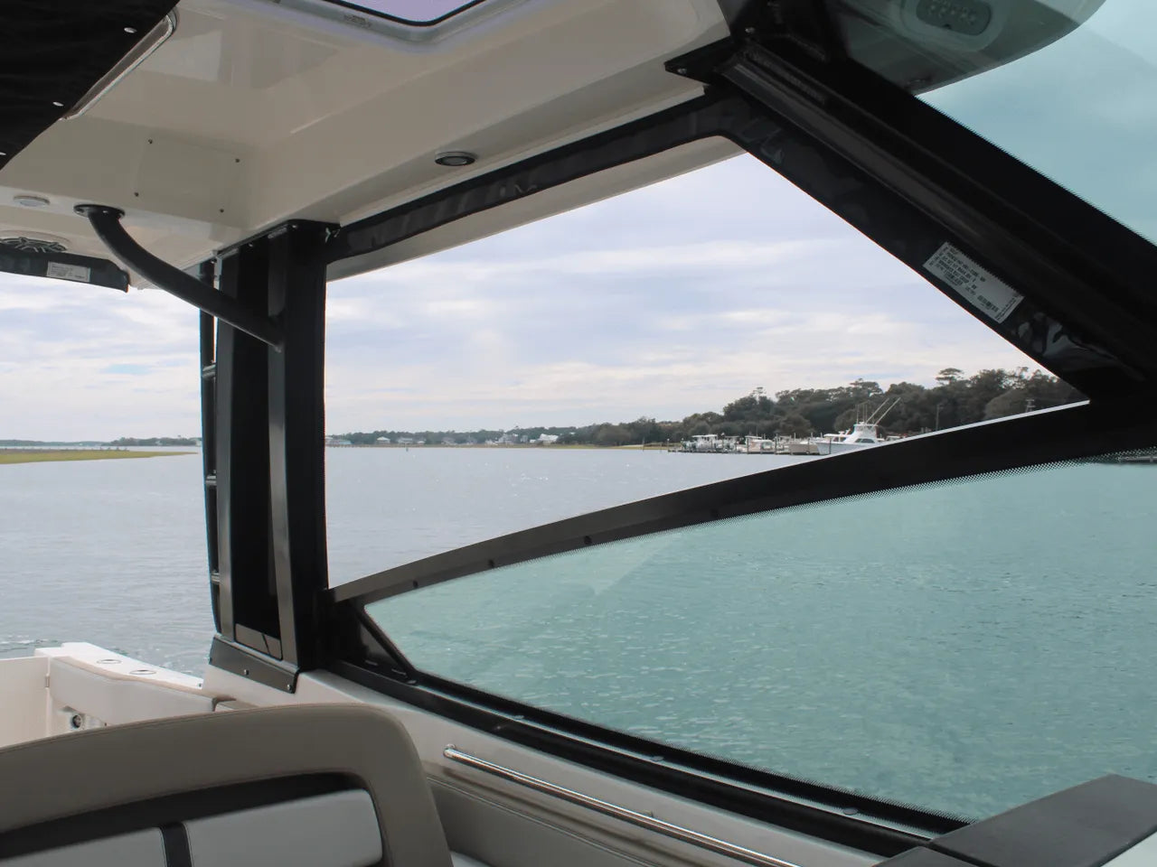 2026 Boston Whaler 330 Vantage 33.0 feet, Clearwater, Florida #42