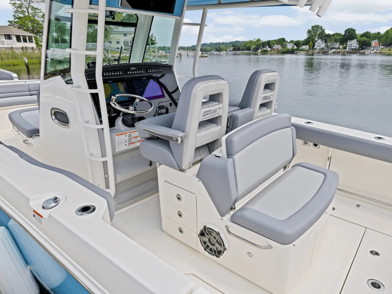 2025 Boston Whaler 330 Outrage 33.0 feet, Clearwater, Florida #12