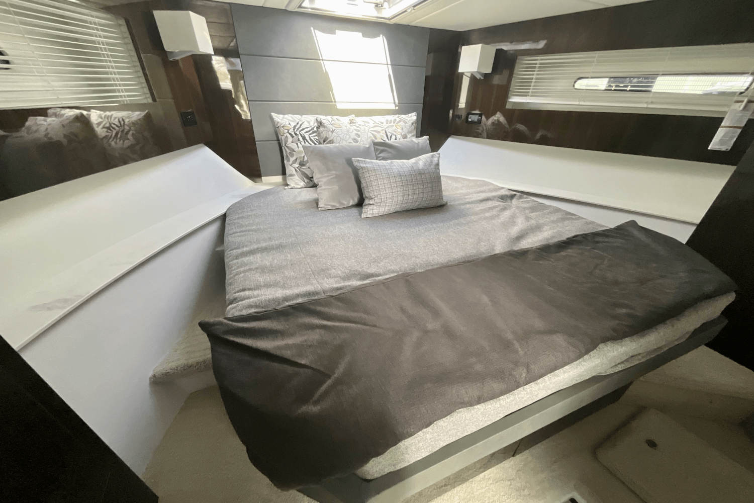2024 Cruisers Yachts 42 Cantius 42.0 feet, Clearwater, Florida #19