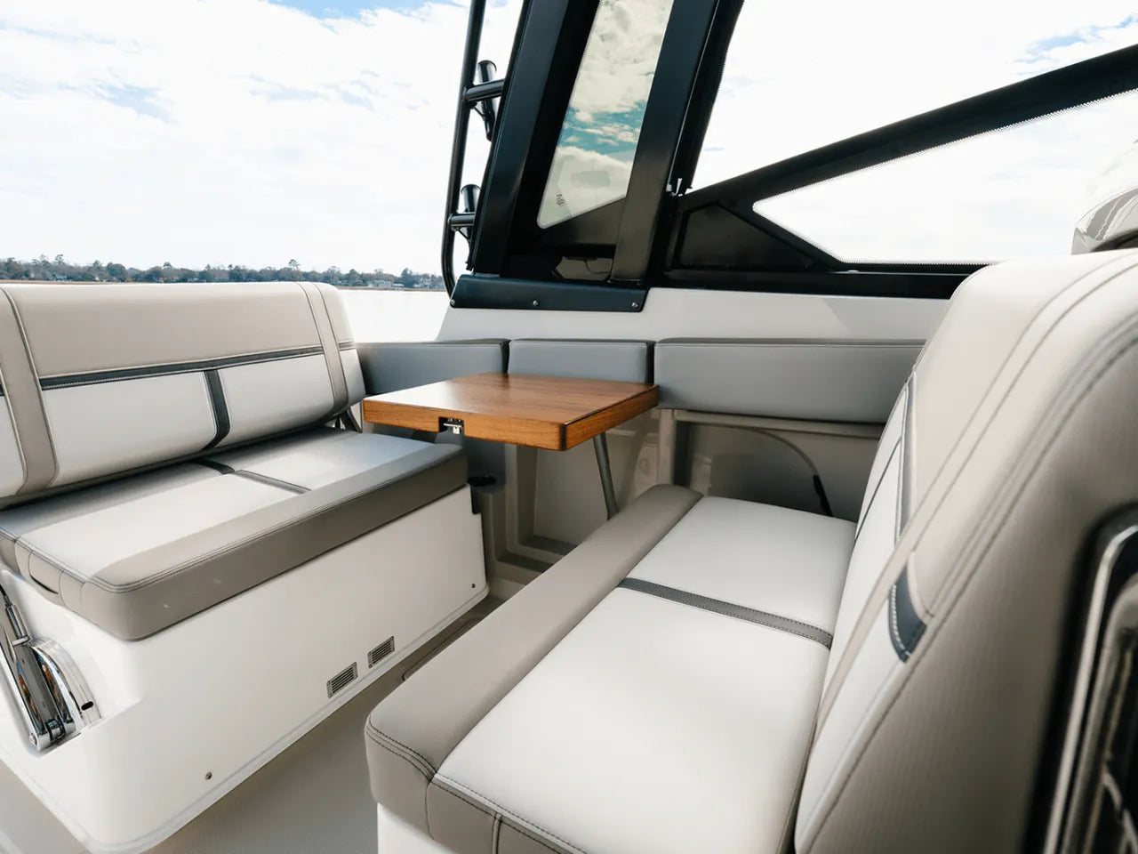 2025 Boston Whaler 330 Vantage 33.0 feet, Clearwater, Florida #19