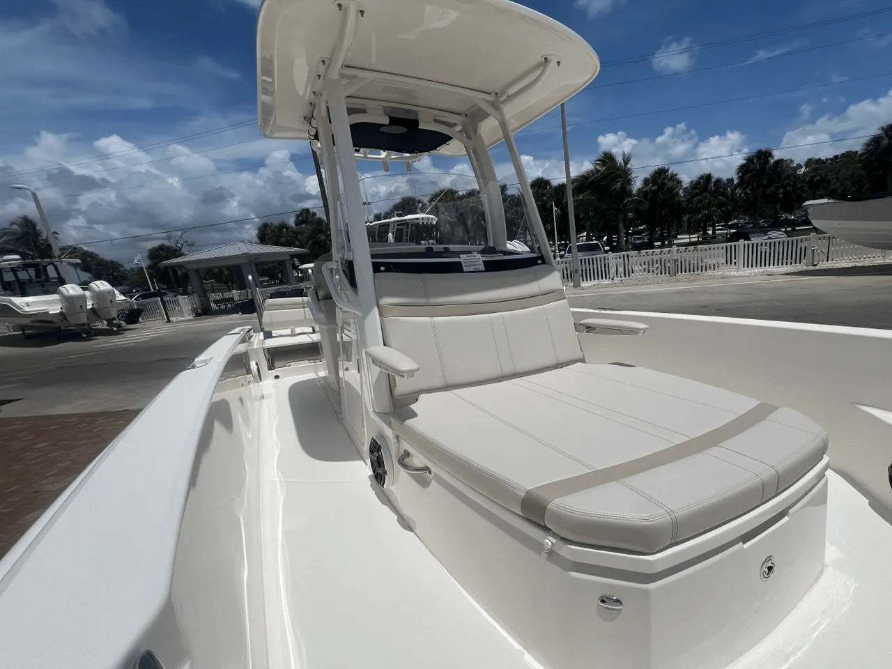 2025 Boston Whaler 250 Dauntless 25.0 feet, Clearwater, Florida #6