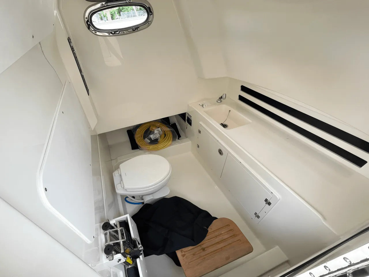 2025 Boston Whaler 330 Outrage 33.0 feet, Clearwater, Florida #33