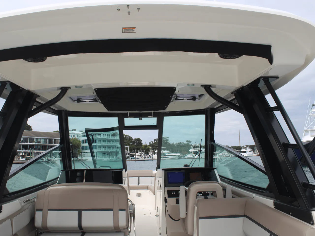 2026 Boston Whaler 330 Vantage 33.0 feet, Clearwater, Florida #34