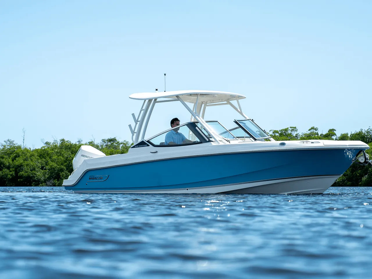 2025 Boston Whaler 240 Vantage 24.0 feet, Clearwater, Florida #1