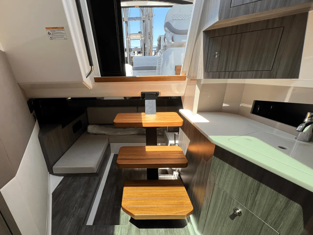 2025 Sea Ray Sundancer 370 Outboard 37.0 feet, Clearwater, Florida #41