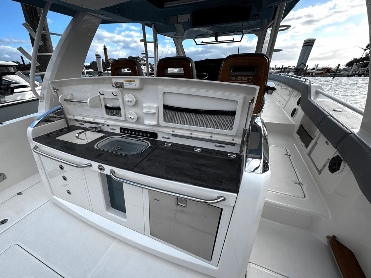 2025 Boston Whaler 420 Outrage 42.0 feet, Clearwater, Florida #10