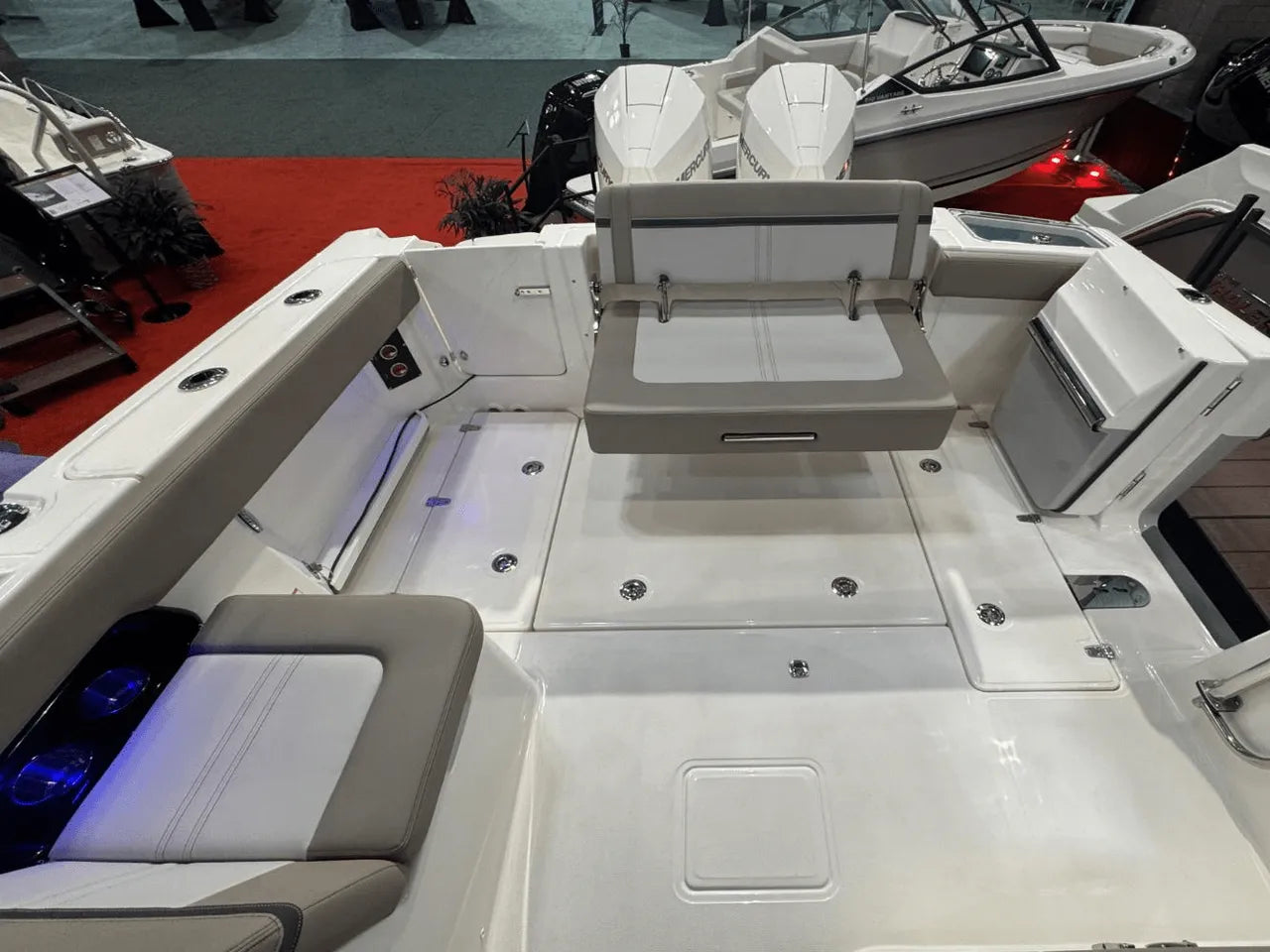 2025 Boston Whaler 280 Vantage 28.0 feet, Clearwater, Florida #7