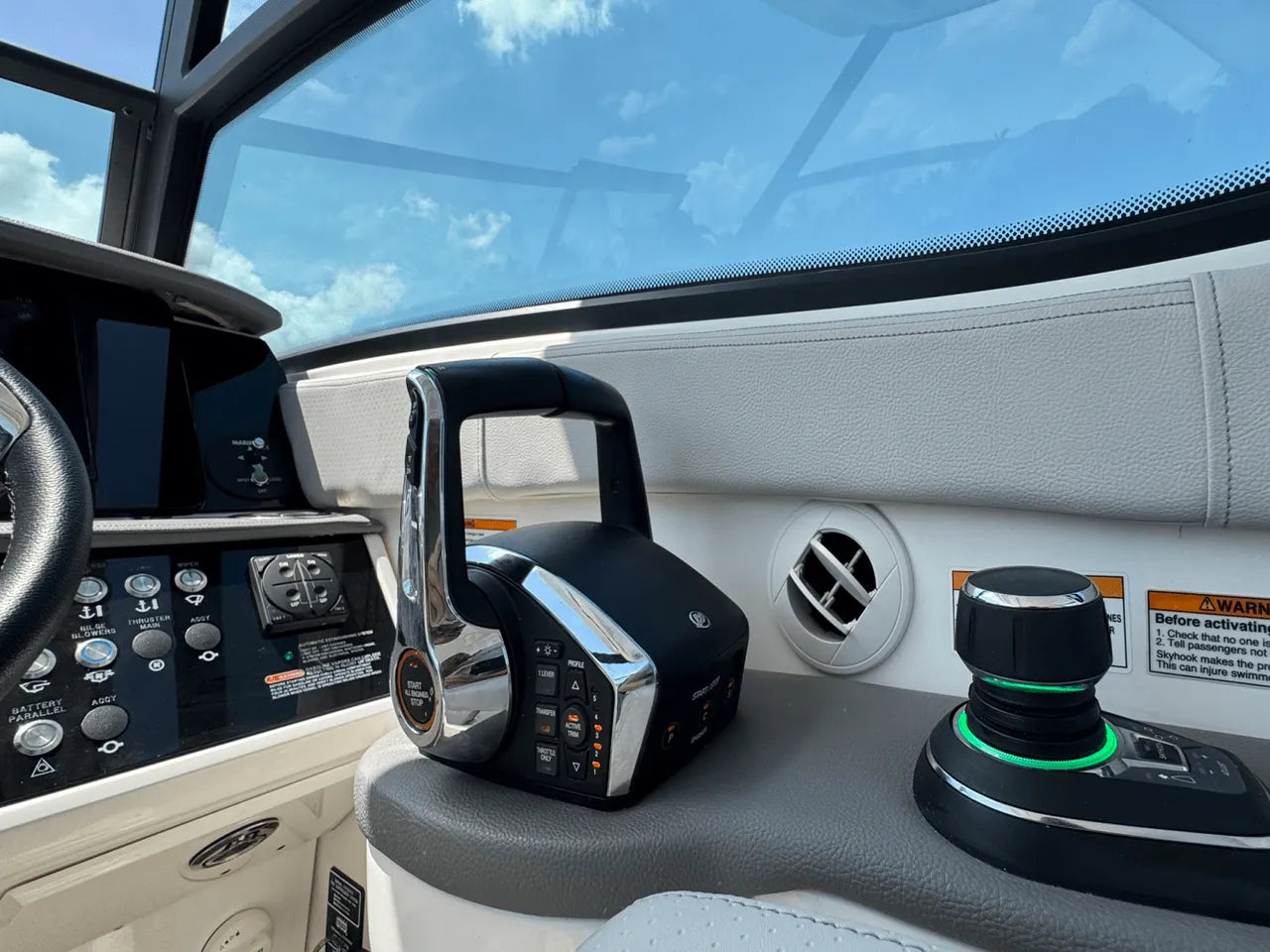 2025 Sea Ray Sundancer 320 Outboard 32.0 feet, Clearwater, Florida #26