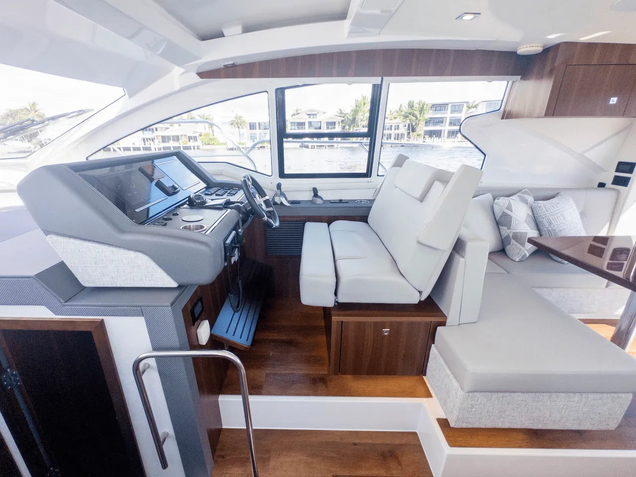2024 Cruisers Yachts 42 Cantius 42.0 feet, Clearwater, Florida #46