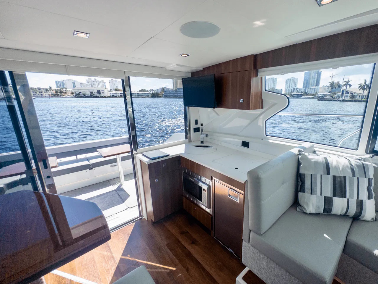 2024 Cruisers Yachts 42 Cantius 42.0 feet, Clearwater, Florida #38