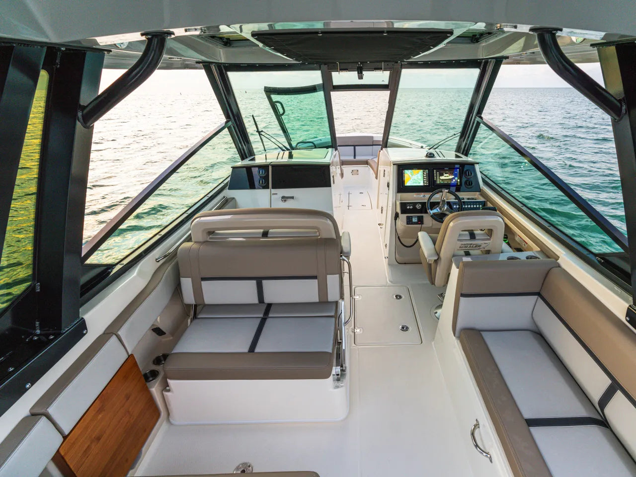 2026 Boston Whaler 330 Vantage 33.0 feet, Clearwater, Florida #26