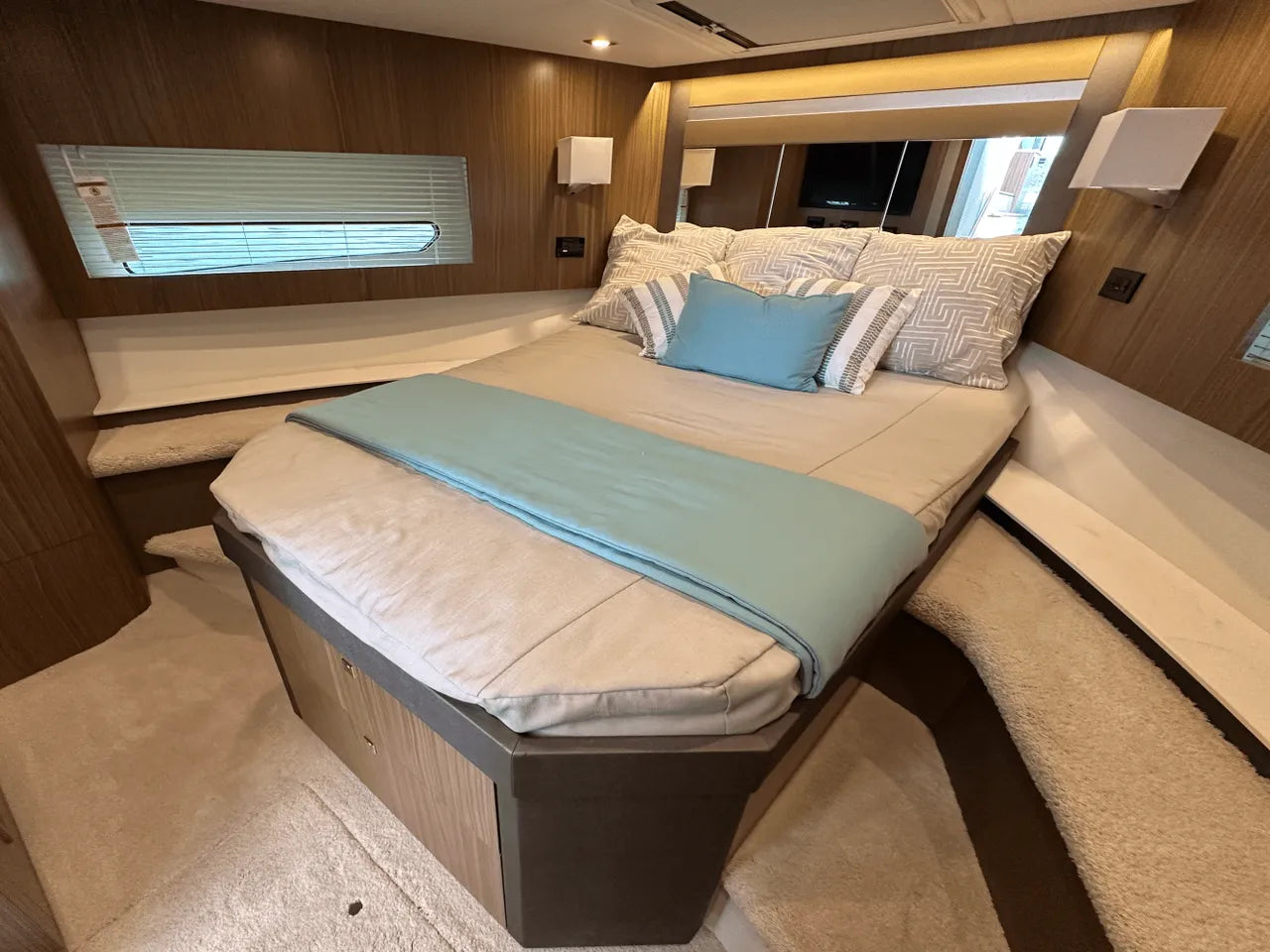 2025 Cruisers Yachts 46 Cantius 46.0 feet, Clearwater, Florida #17
