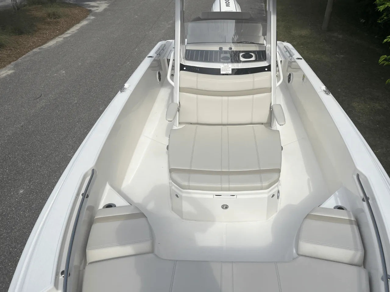 2025 Boston Whaler 250 Dauntless 25.0 feet, Clearwater, Florida #8