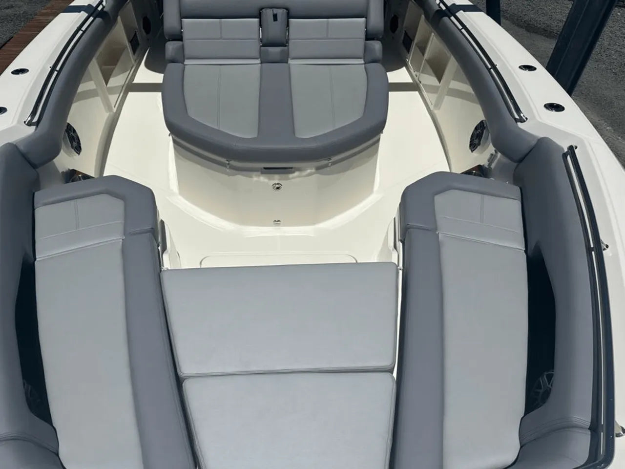2025 Boston Whaler 360 Outrage 36.0 feet, Clearwater, Florida #8