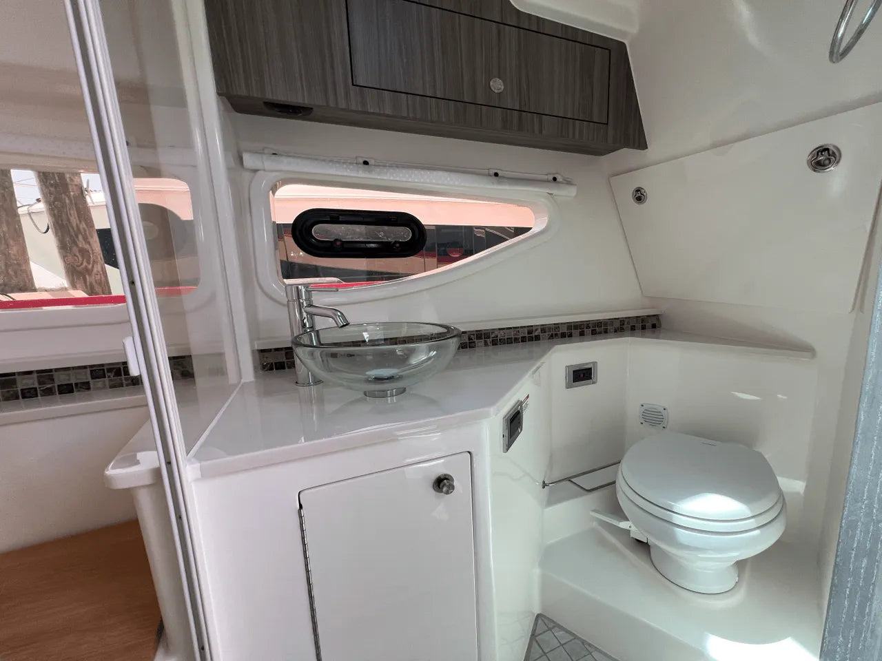 2025 Sea Ray Sundancer 370 Outboard 37.0 feet, Clearwater, Florida #42