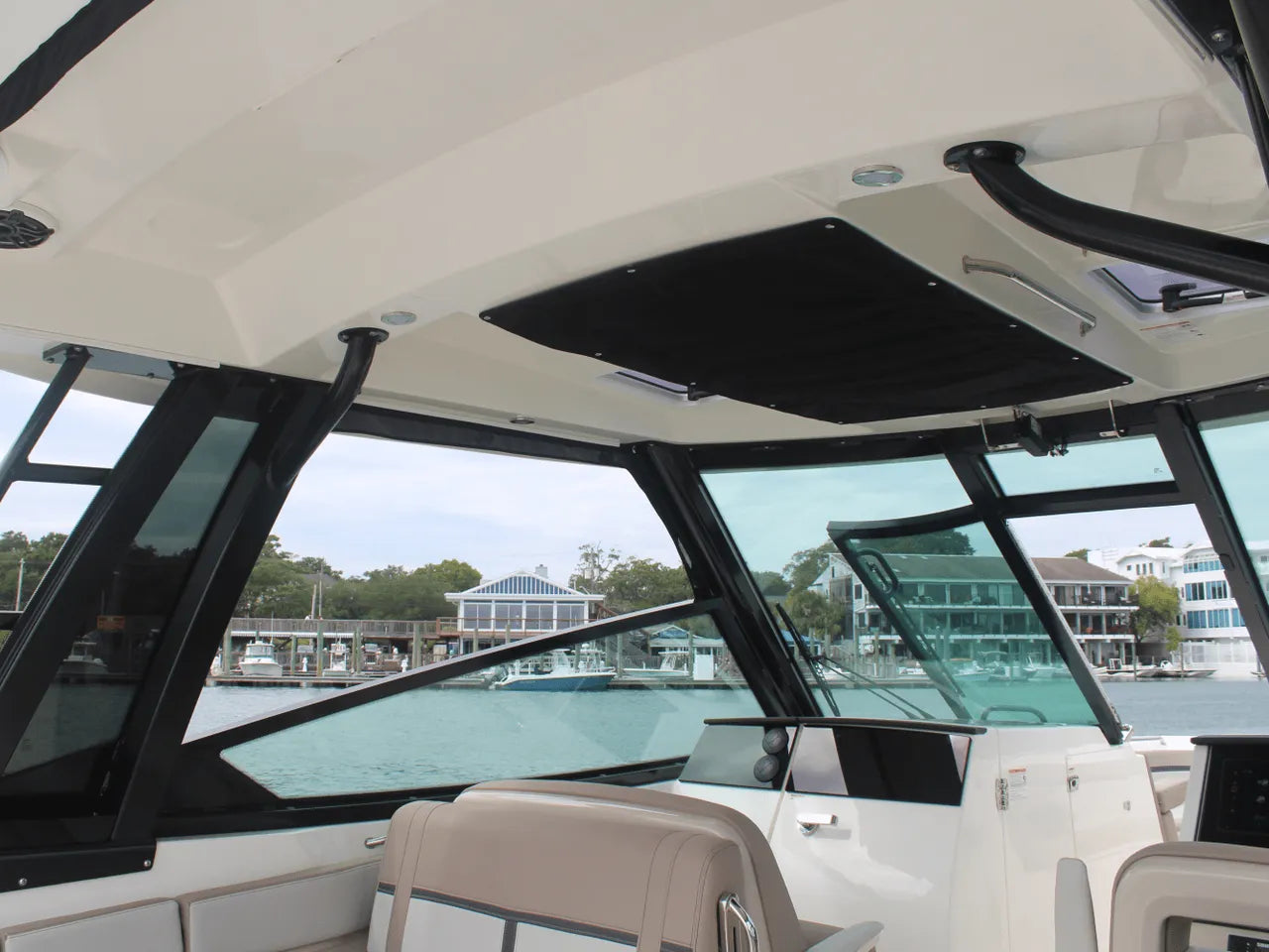 2026 Boston Whaler 330 Vantage 33.0 feet, Clearwater, Florida #64