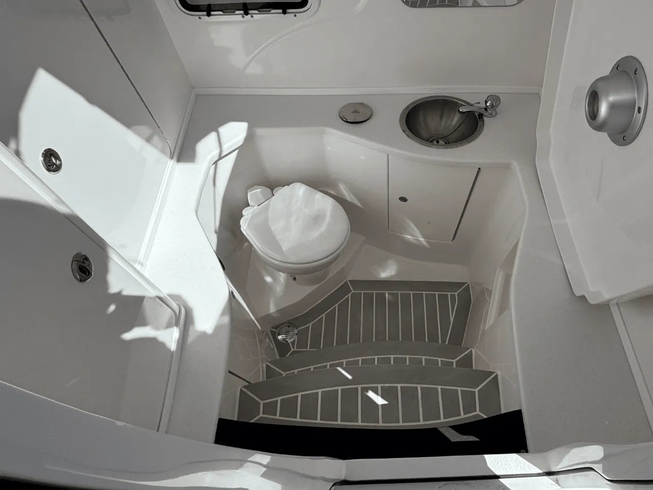 2025 Intrepid 345 NOMAD SE 34.0 feet, Clearwater, Florida #50