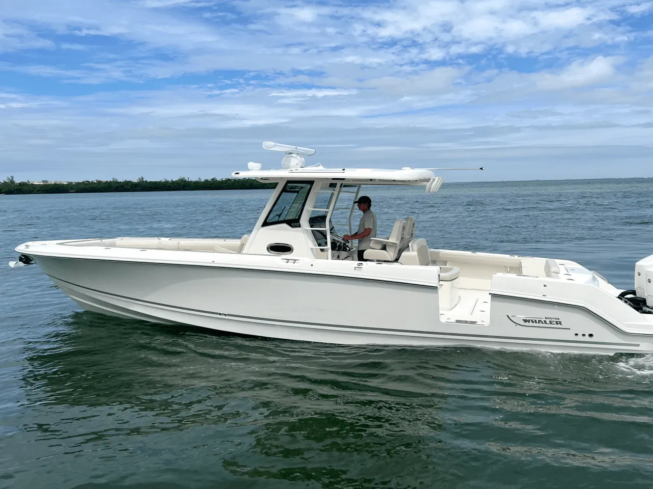 2025 Boston Whaler 330 Outrage 33.0 feet, Clearwater, Florida #7