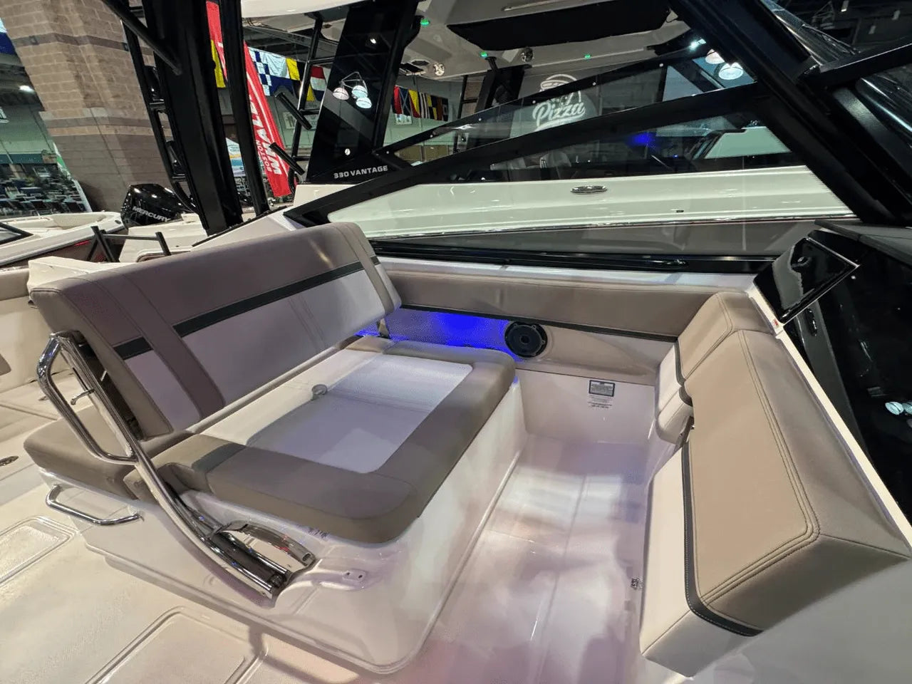 2025 Boston Whaler 280 Vantage 28.0 feet, Clearwater, Florida #15