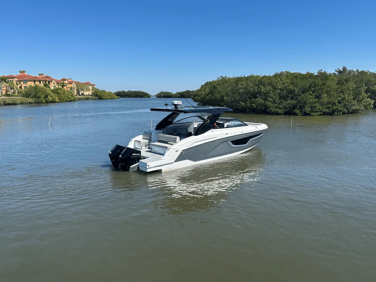 2024 Cruisers Yachts 34 GLS Outboard 34.0 feet, Clearwater, Florida #3