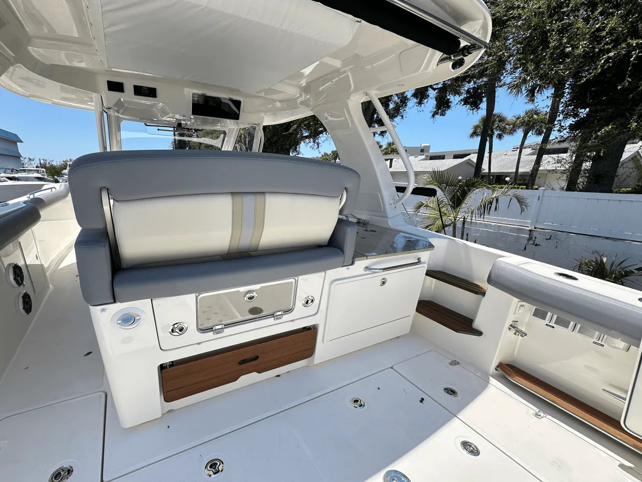 2025 Boston Whaler 350 Realm 35.0 feet, Clearwater, Florida #14