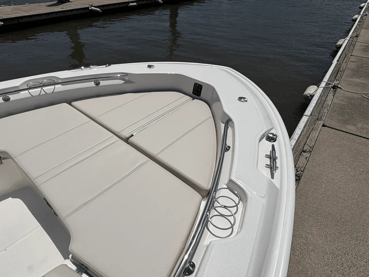 2025 Boston Whaler 250 Dauntless 25.0 feet, Clearwater, Florida #9